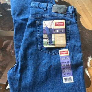 Men’s Wrangler Stretch Jeans. NWOT